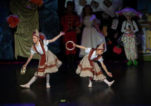 Zdjęcie występujących na scenie GOK