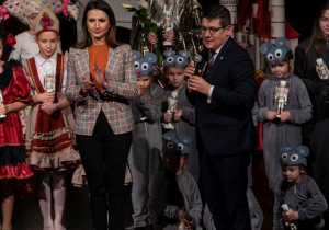 Zdjęcie występujących na scenie GOK