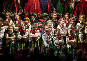 Zdjęcie Zespołu Pieśni i Tańca "Rzgowianie"