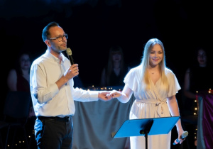 Zdjęcie występujących uczestników sekcji GOK