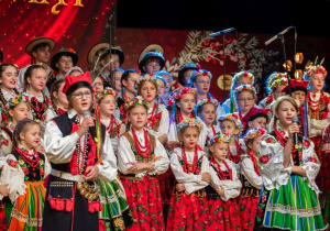 Zdjęcie Zespołu Pieśni i Tańca "Rzgowianie"