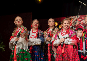 Zdjęcie Zespołu Pieśni i Tańca "Rzgowianie"