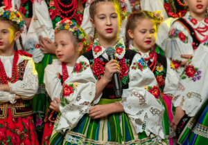 Zdjęcie Zespołu Pieśni i Tańca "Rzgowianie"