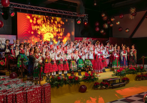 Zdjęcie Zespołu Pieśni i Tańca "Rzgowianie"