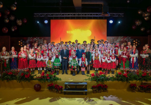 Zdjęcie Zespołu Pieśni i Tańca "Rzgowianie"