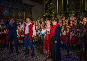 Zdjęcie Zespołu Pieśni i Tańca "Rzgowianie"