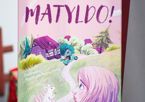 Zdjęcie ze spektaklu "Głowa do góry, Matyldo"