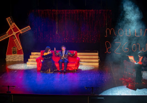 Zdjęcie ze spektaklu "Moulin Rzgów"